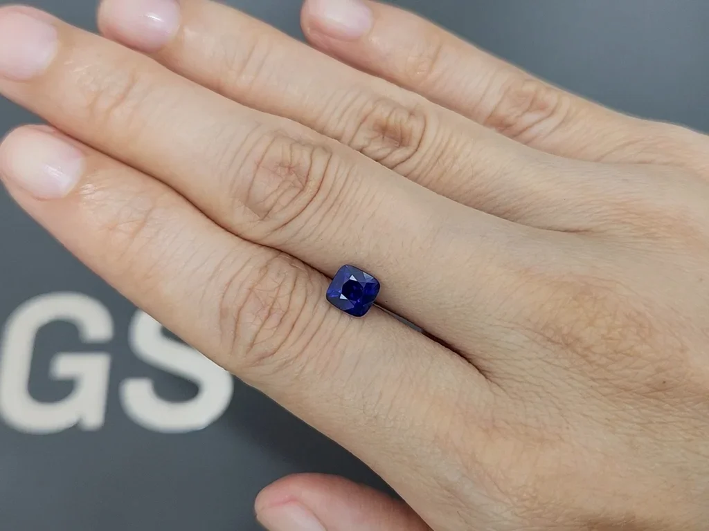 Royal Blue sapphire in cushion cut 1.27 carats, Sri Lanka Image №2