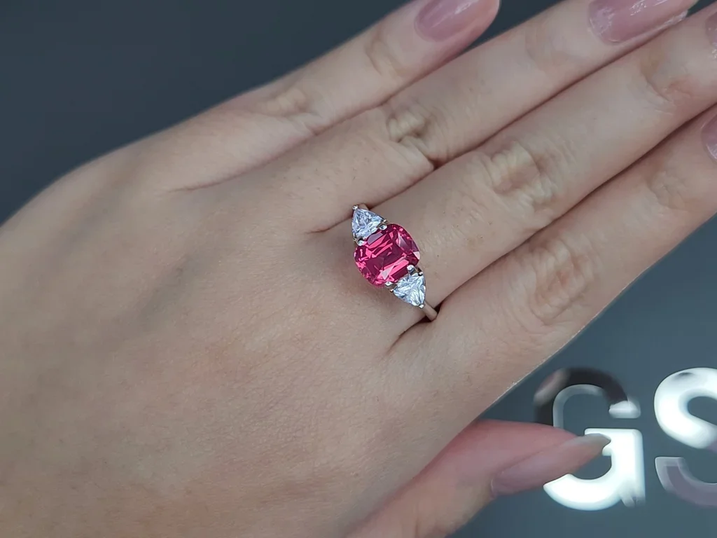 Spinel Mahenge Vivid pink cushion cut 2.64 carats, Tanzania Image №5