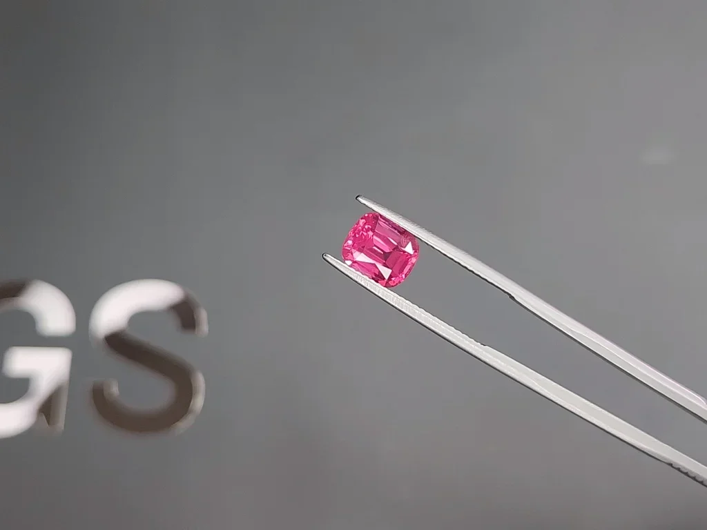 Spinel Mahenge Vivid pink cushion cut 2.64 carats, Tanzania Image №3