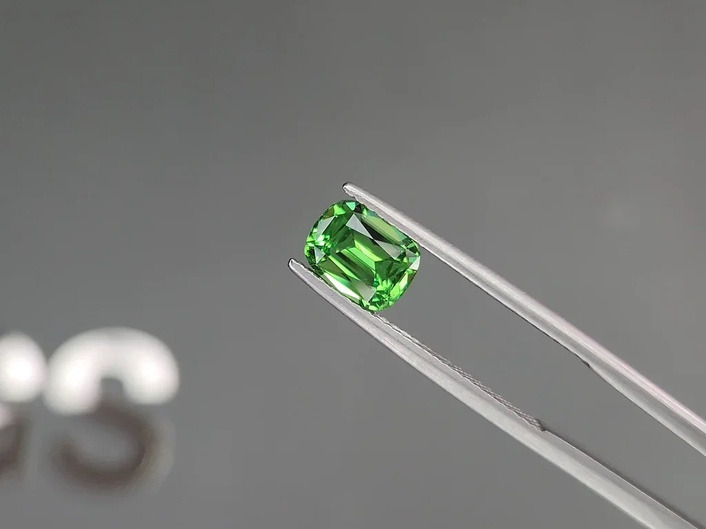Intense Green tsavorite garnet in cushion cut 1.65 carats, Tanzania Image №3