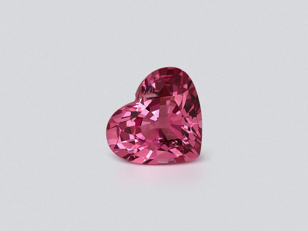 Spinel Vivid Pink heart shape 2.29 carats, Burma Image №1