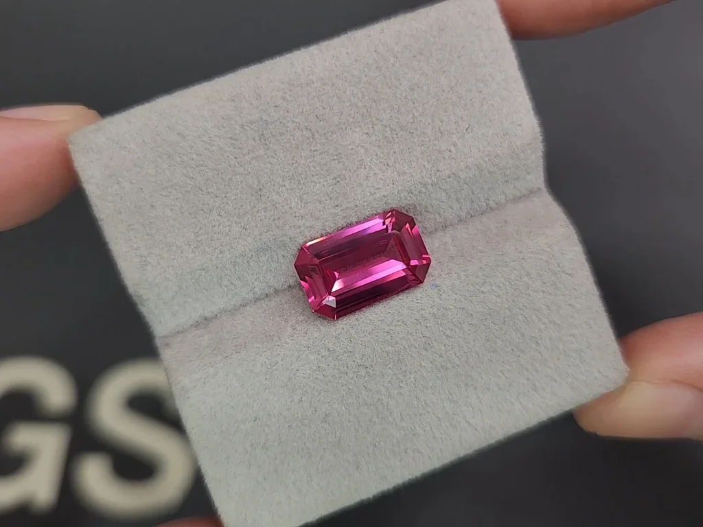 Spinel Mahenge Vibrant pink red octagon cut 3.61 carats, Tanzania Image №4