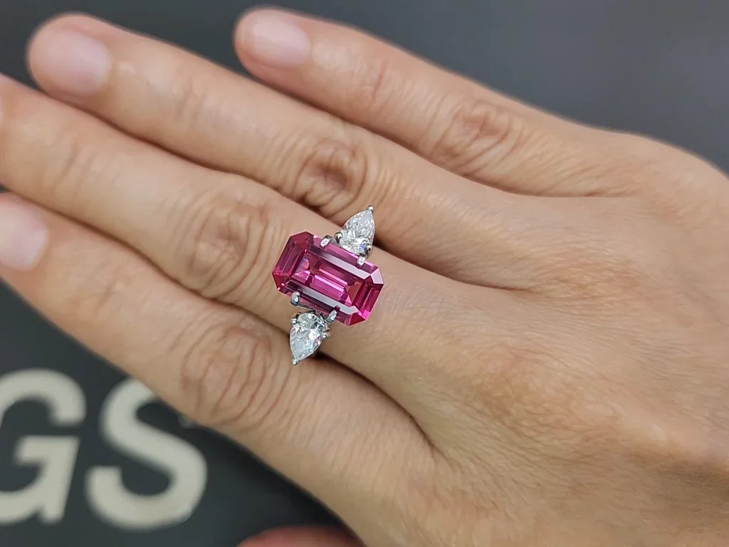Spinel Mahenge Vibrant pink red octagon cut 3.61 carats, Tanzania Image №5