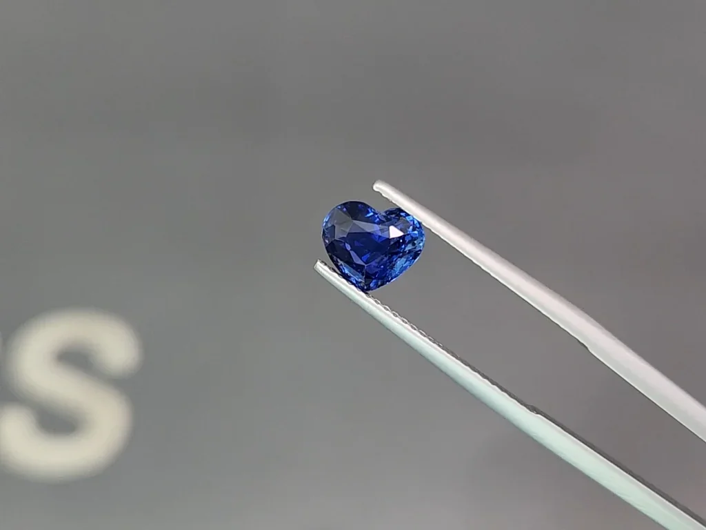 Unheated blue sapphire heart shape 2.02 carats, Sri Lanka Image №3
