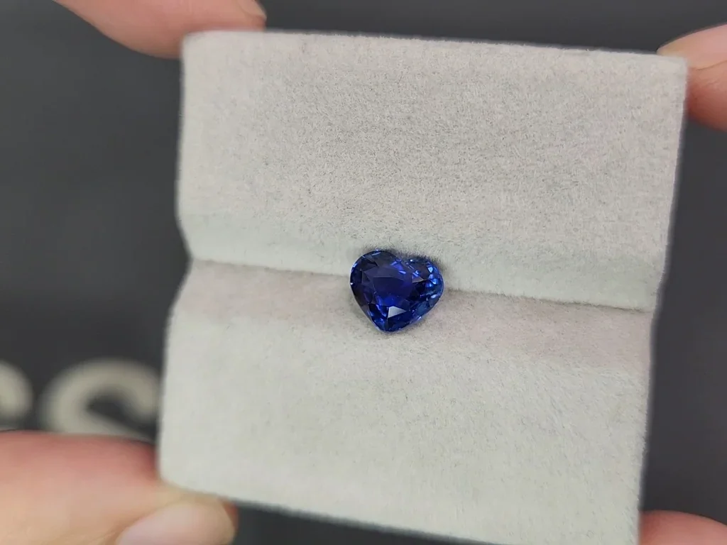 Unheated blue sapphire heart shape 2.02 carats, Sri Lanka Image №4