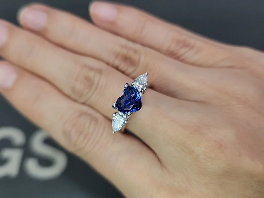 Unheated blue sapphire heart shape 2.02 carats, Sri Lanka Image №5