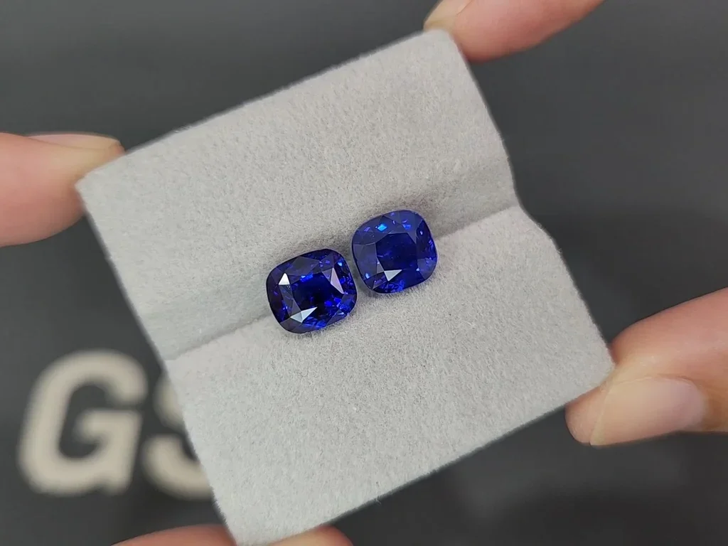 Pair of sapphires Royal blue cushion cut 8.07carats, Sri Lanka Image №4