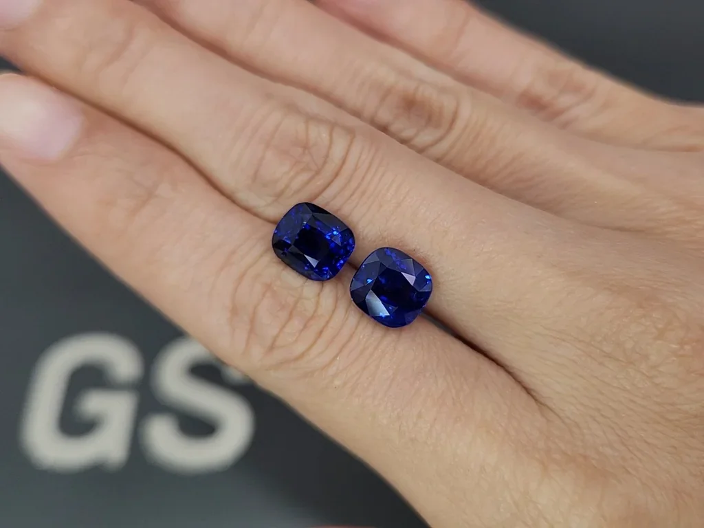 Pair of sapphires Royal blue cushion cut 8.07carats, Sri Lanka Image №2