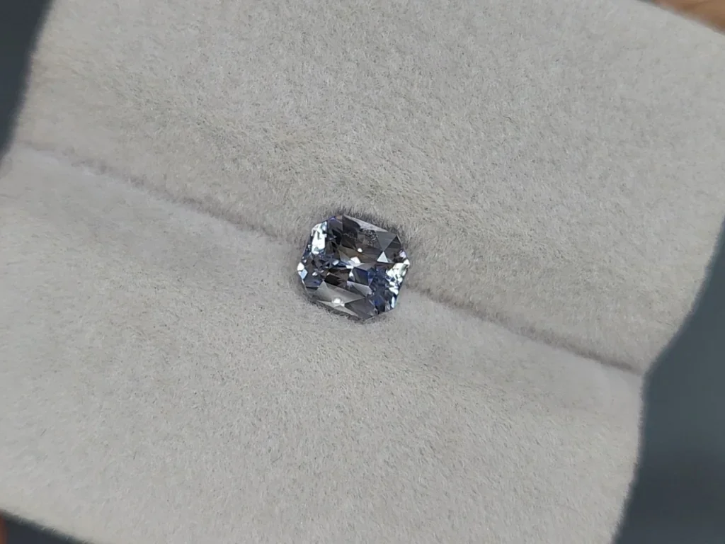 Blue sapphire radiant cut 1.20 carats, Sri Lanka Image №4