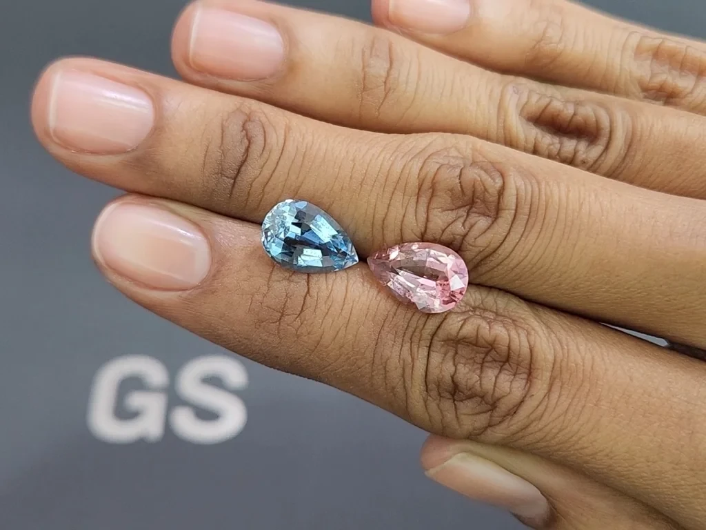 Contrasting pair of aquamarine and tourmaline pear cut 5.93 carats, Mozambique, Nigeria Image №2