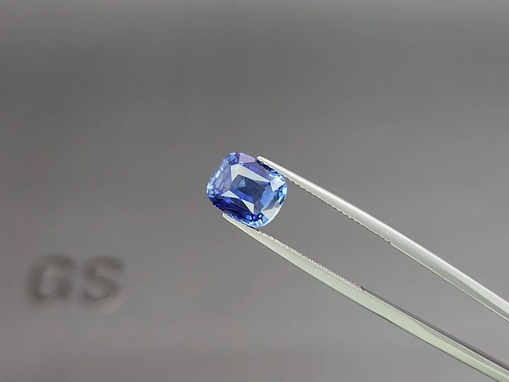 Sapphire Cornflower Blue cushion cut 4.04 carats, Sri Lanka Image №3
