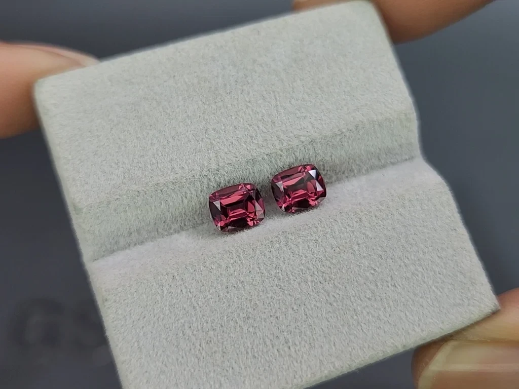 Pair of garnets rhodolite cushion cut 1.77 carats, Tanzania Image №4