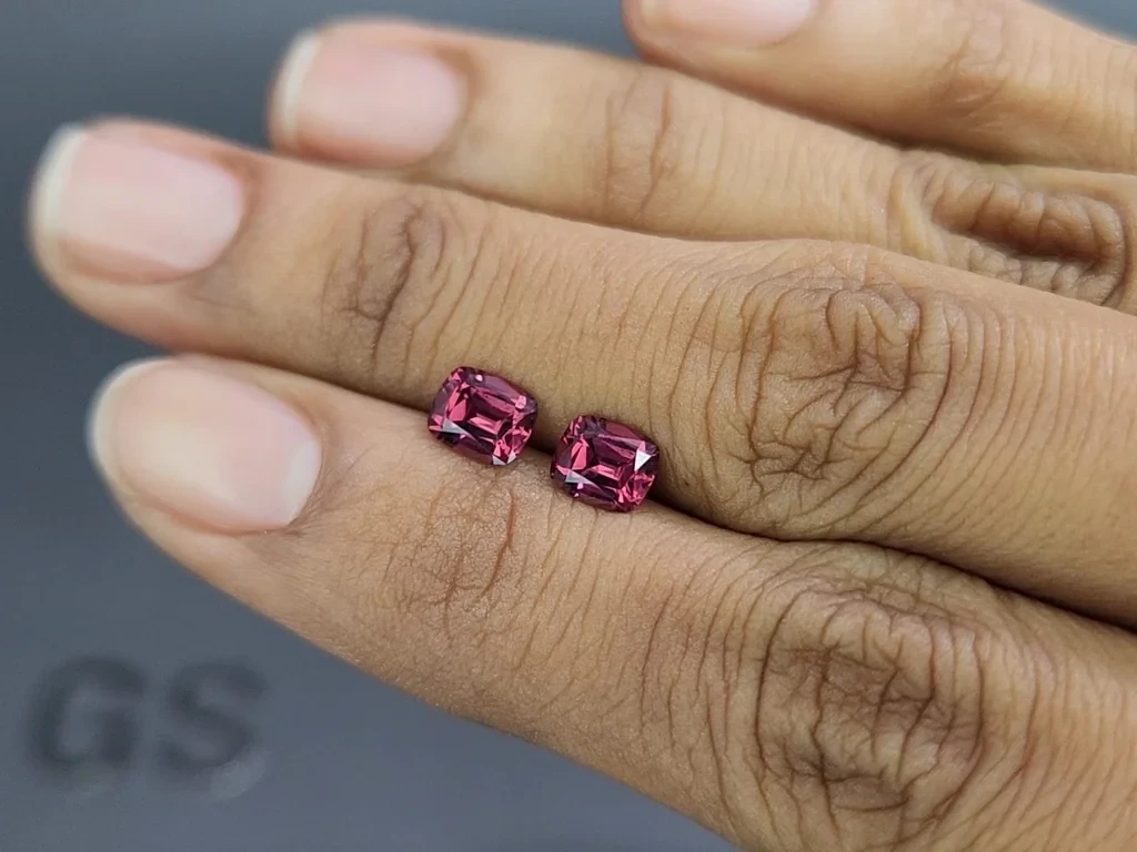 Pair of garnets rhodolite cushion cut 1.77 carats, Tanzania Image №2