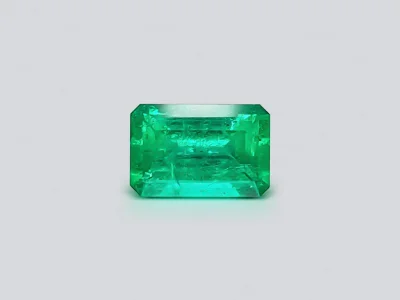 Colombian octagon emerald 0.97 ct, Vivid Green photo