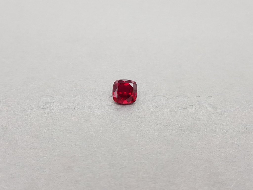 Pigeon blood red ruby in cushion shape 2.10 ct, Mozambique Image №1