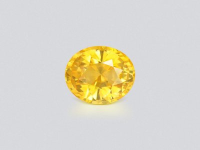 Golden color yellow sapphire in oval cut 1.52 carats, Sri Lanka  photo