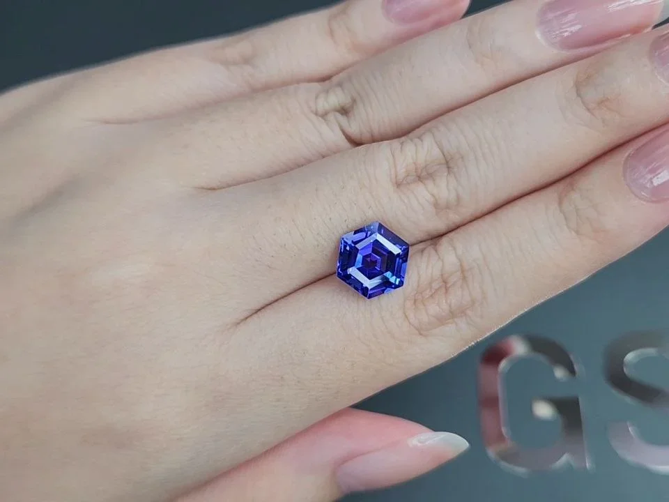 Blue hexagon cut tanzanite 3.76 carats, Tanzania Image №2