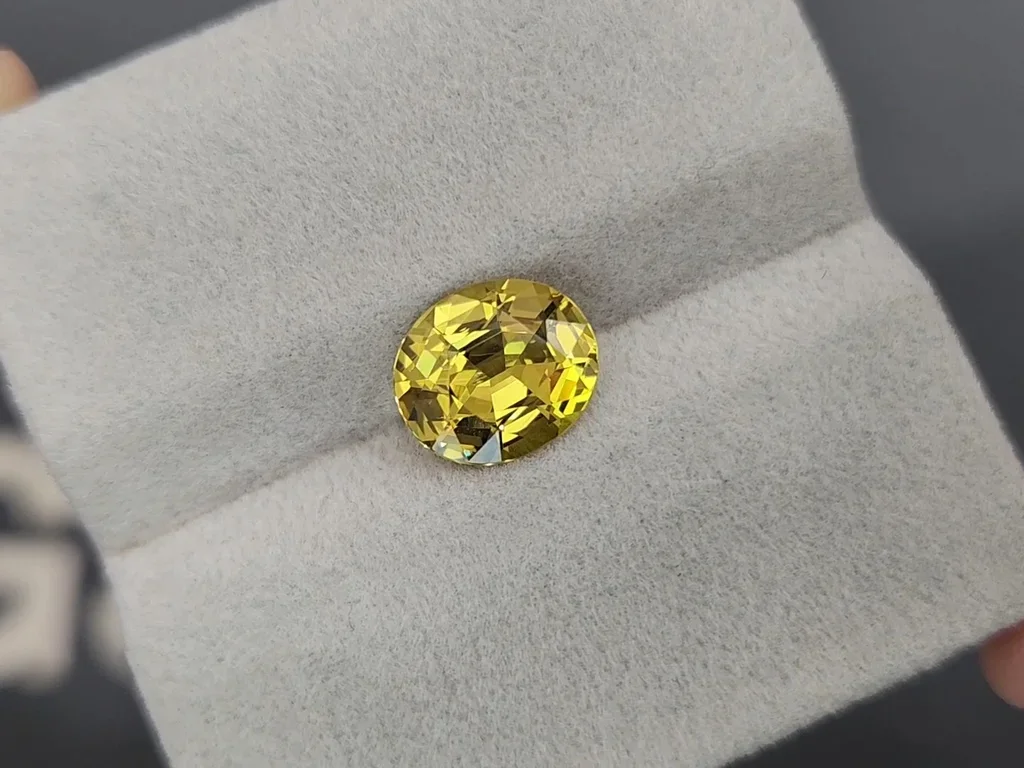 Mali garnet oval cut 2.87 carats, Africa Image №4
