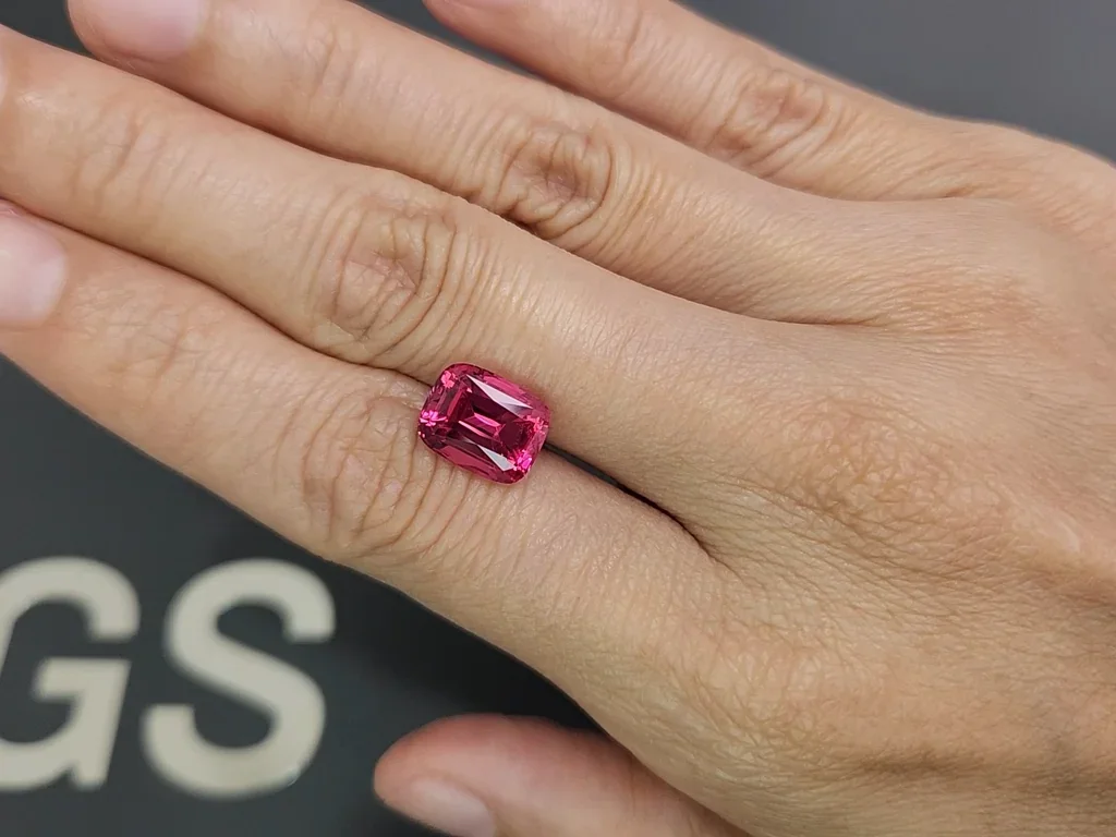 Spinel Mahenge Vibrant pink red cushion cut 4.73 carats, Tanzania   Image №2