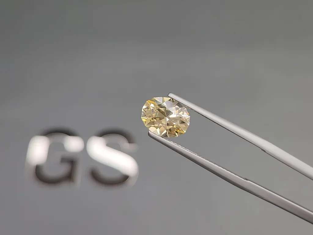 Unheated sapphire Pastel Yellow oval cut  2.45 carats, Sri Lanka Image №3