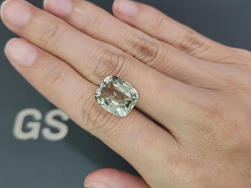 Unheated yellow green sapphire cushion cut 10.14 carats, Sri Lanka Image №2