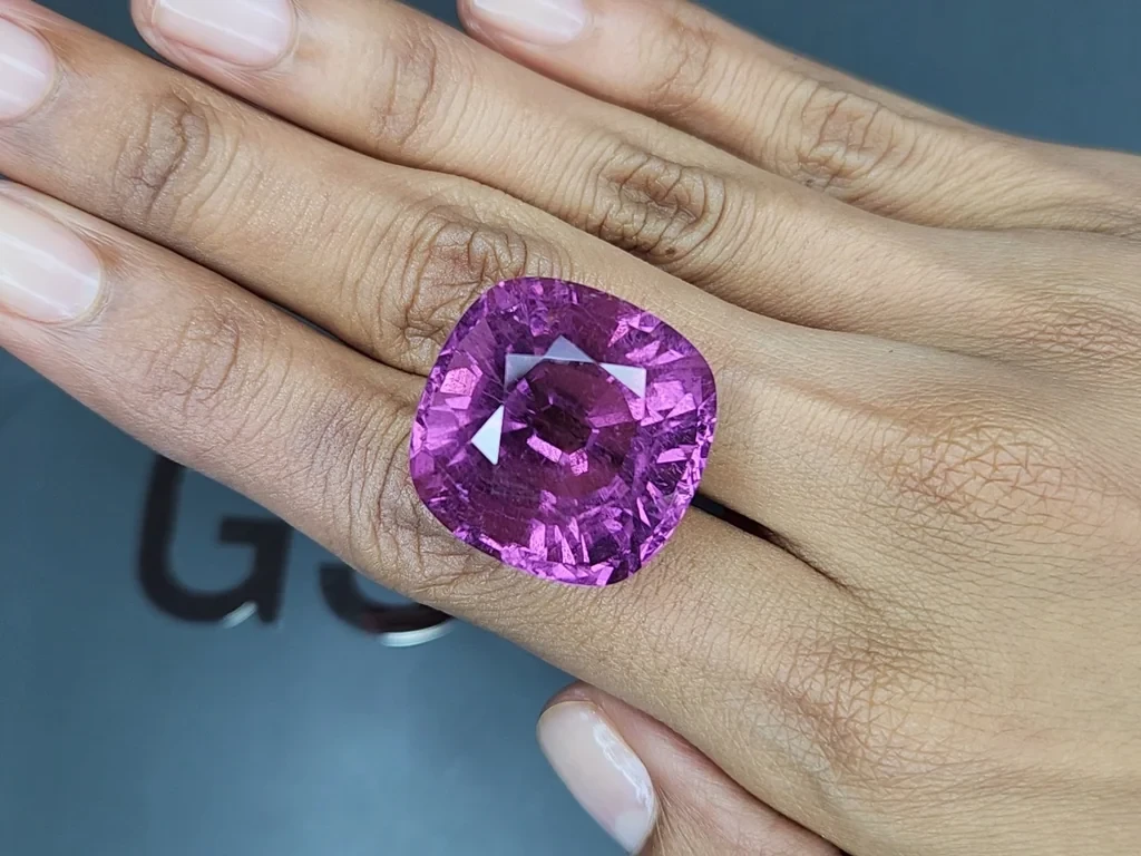 large tourmaline copper cushion cut 64.12 carats, Africa Image №2
