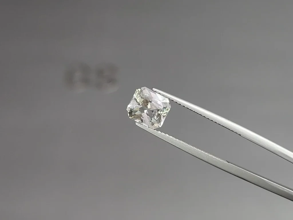 Unheated white sapphire radiant cut 2.51 carats, Sri Lanka Image №3