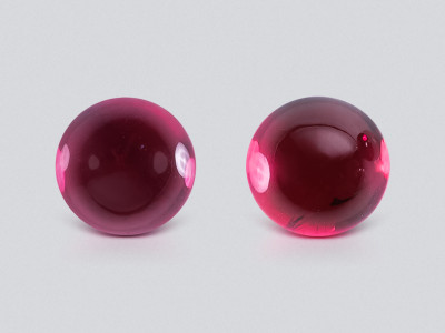 Pair of rhodolite garnets cabochon cut 2.70 carats, Madagascar photo