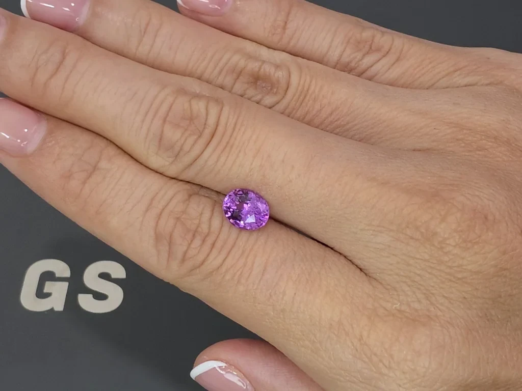Unheated violet pink sapphire oval cut 1.64 carats, Madagascar Image №2