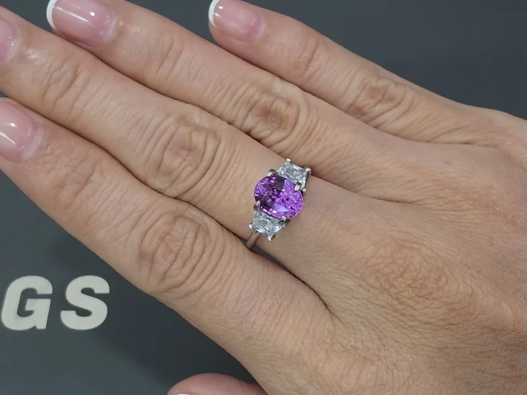 Unheated violet pink sapphire oval cut 1.64 carats, Madagascar Image №5