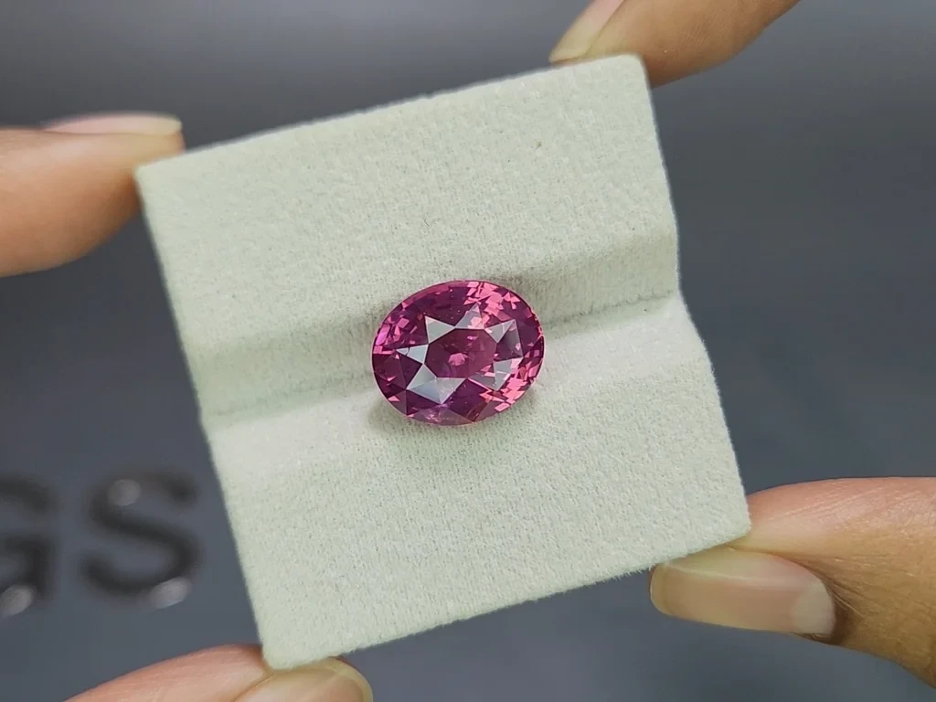 Spinel Mahenge oval cut 10.24 carats, Tanzania Image №4