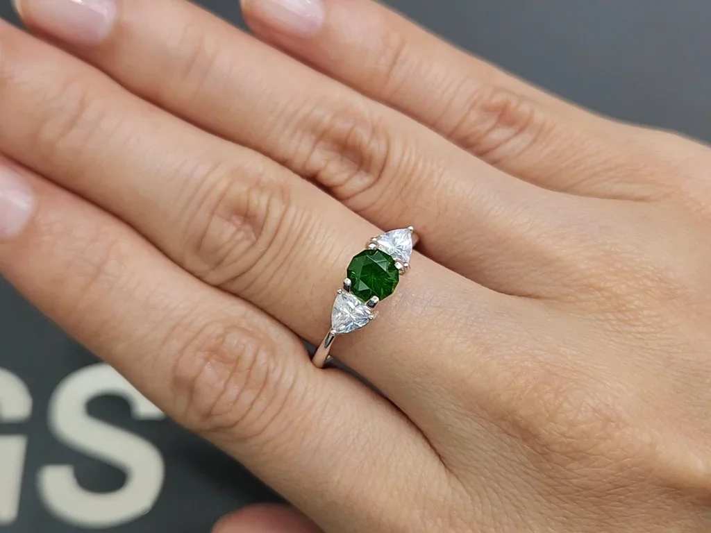 Russian demantoid with horse tail like inclusion 0.88 ct  Image №5