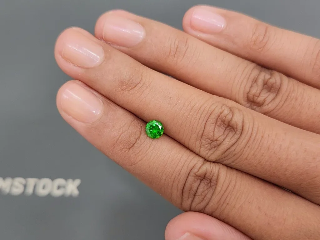 Russian demantoid with horse tail like inclision 0.58 ct Image №2
