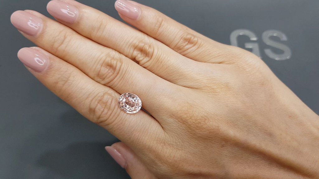 Rare Padparadscha sapphire 4.03 carats in oval cut, Madagascar Image №5