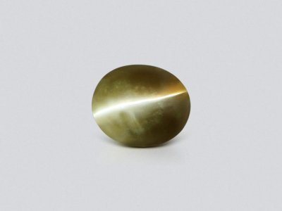 Cat's eye chrysoberyl in cabochon cut 7.74 carats, Sri Lanka photo