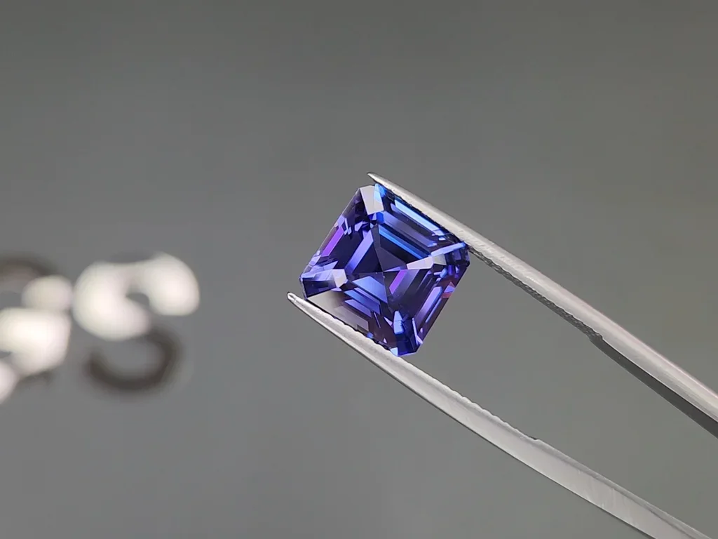 Blue tanzanite in asscher cut 5.59 carats, Tanzania Image №3