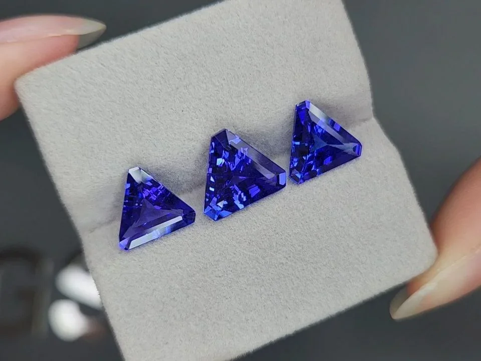 Fancy cut blue tanzanite set 7.86 carats, Tanzania Image №6