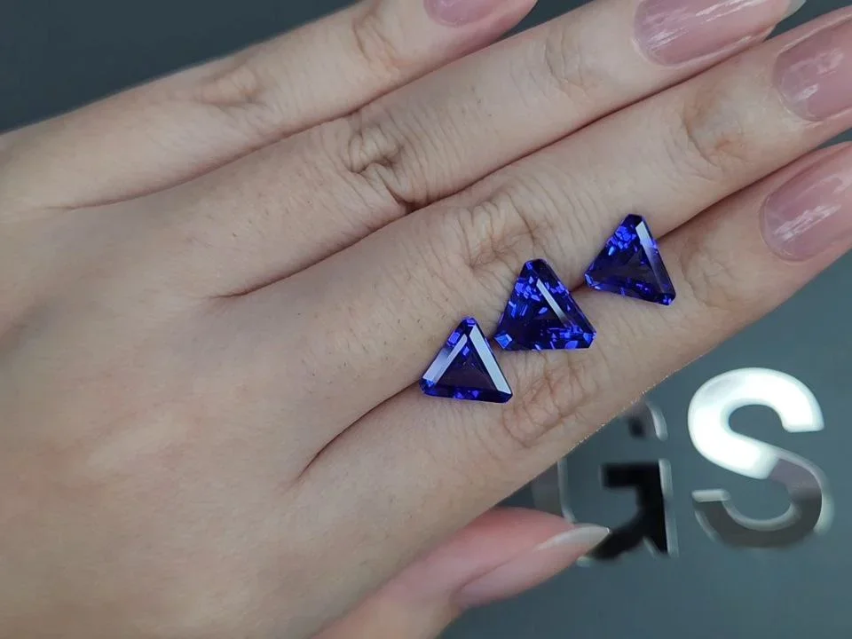 Fancy cut blue tanzanite set 7.86 carats, Tanzania Image №3
