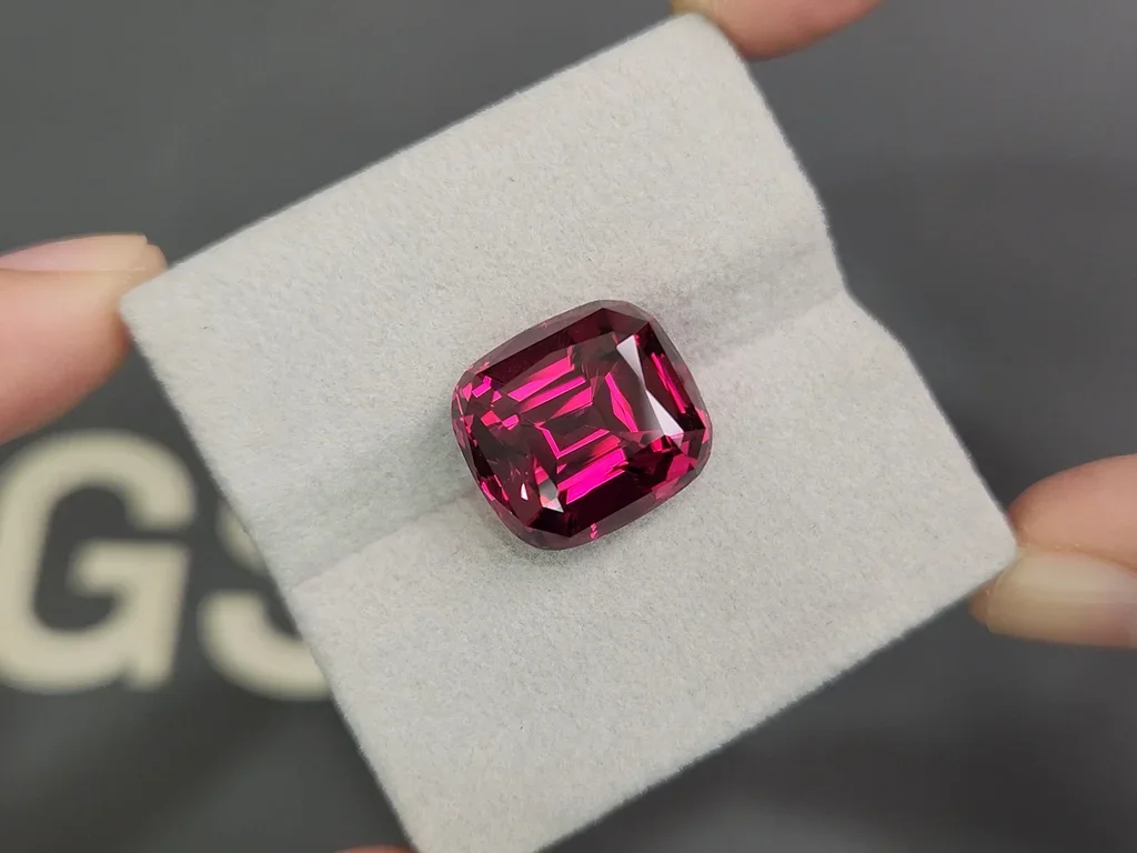 Garnet rhodolite cushion cut 17.16 carats, Tanzania Image №4