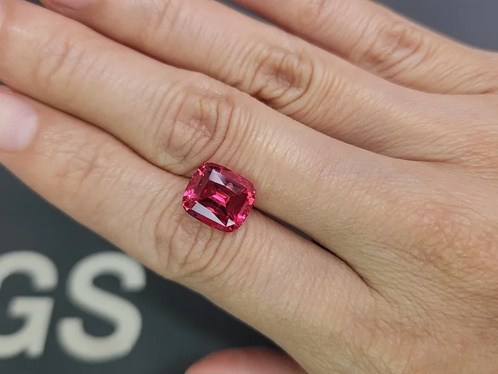 Spinel  Mahenge Vibrant pink red cushion cut 5.94 carats, Tanzania Image №2