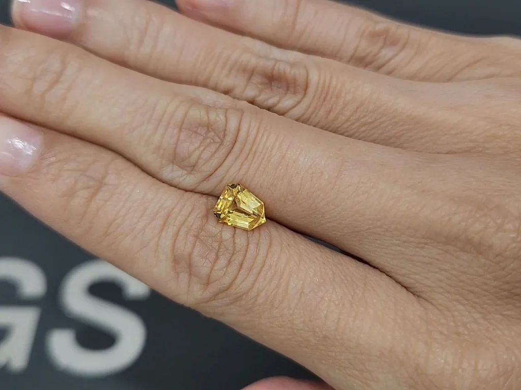 Sapphire Vivid Yellow fancy cut 1.58 carats, Sri Lanka  Image №2
