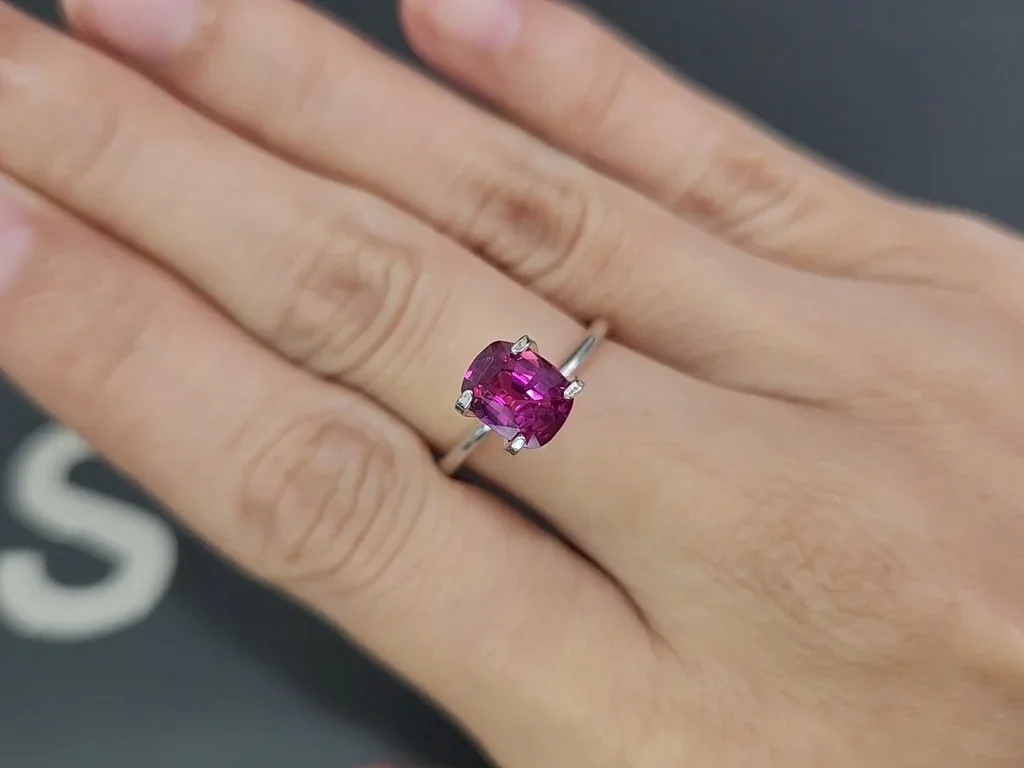 Unheated pink sapphire cushion cut 1.52 carats, Madagascar Image №5