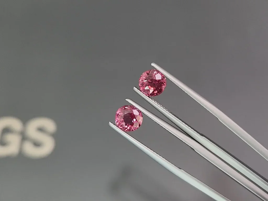Pair of sapphires Padparadscha oval cut  4.01 carats, Sri Lanka Image №3
