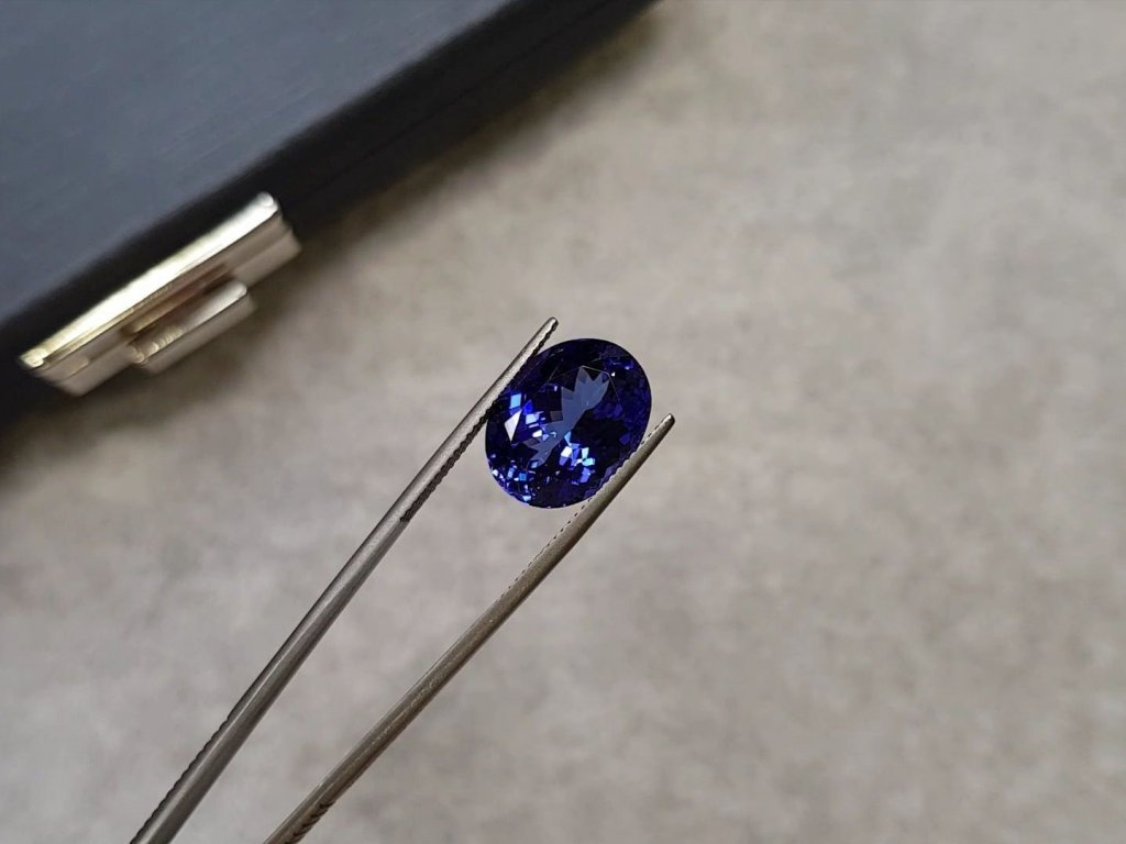 Intense oval cut tanzanite 10.90 ct Image №3