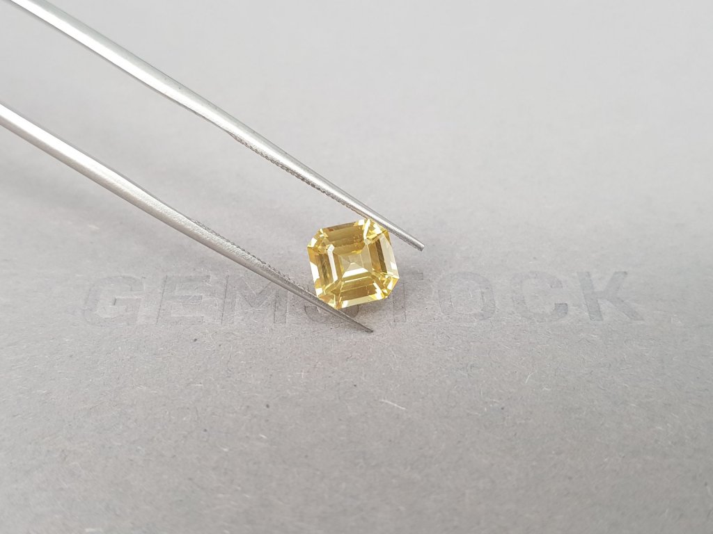Golden sapphire in octagon cut 2.07 ct, Sri Lanka Image №4