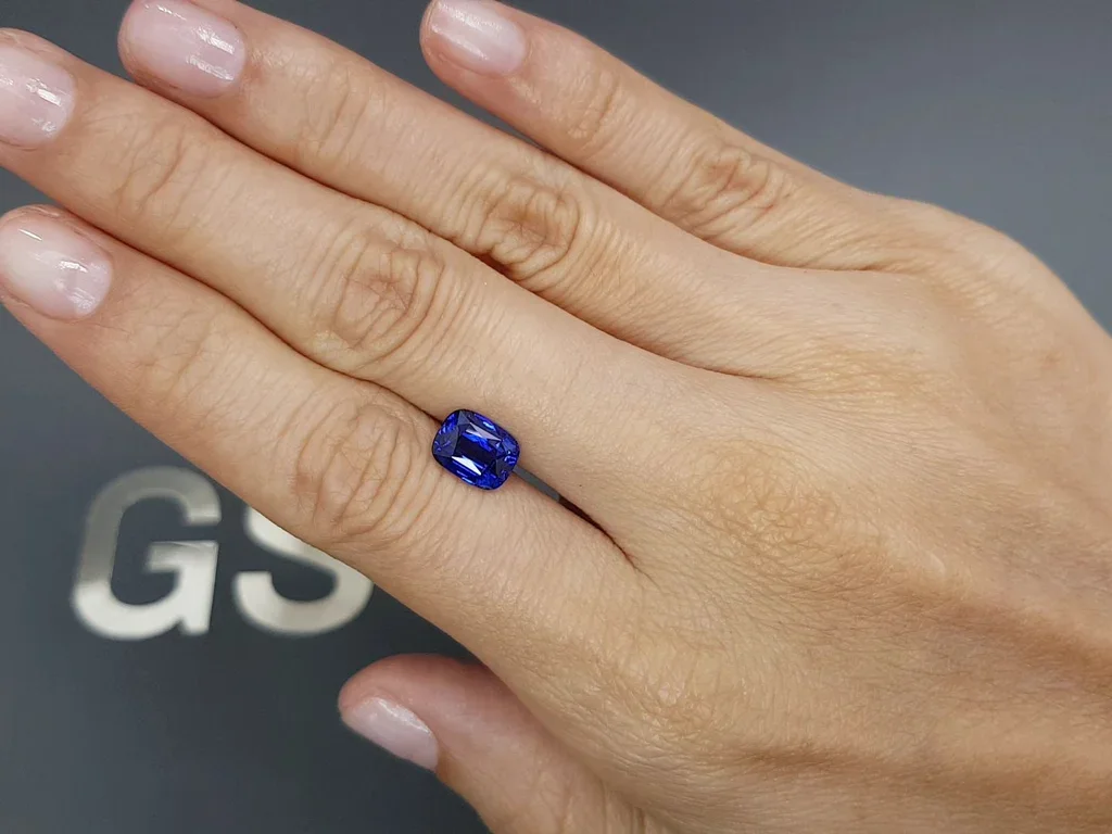 Royal Blue sapphire 2.51 carats in cushion cut, Sri Lanka Image №2