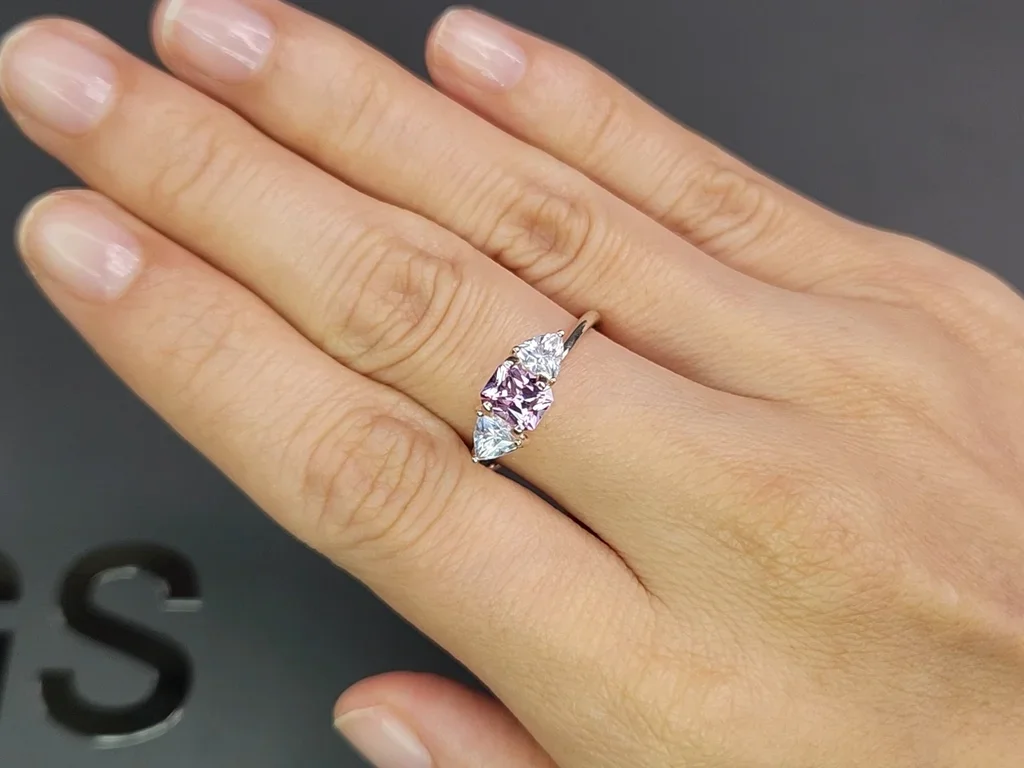 Untreated Baby pink sapphire in radiant cut 0.92 carat, Sri Lanka  Image №5