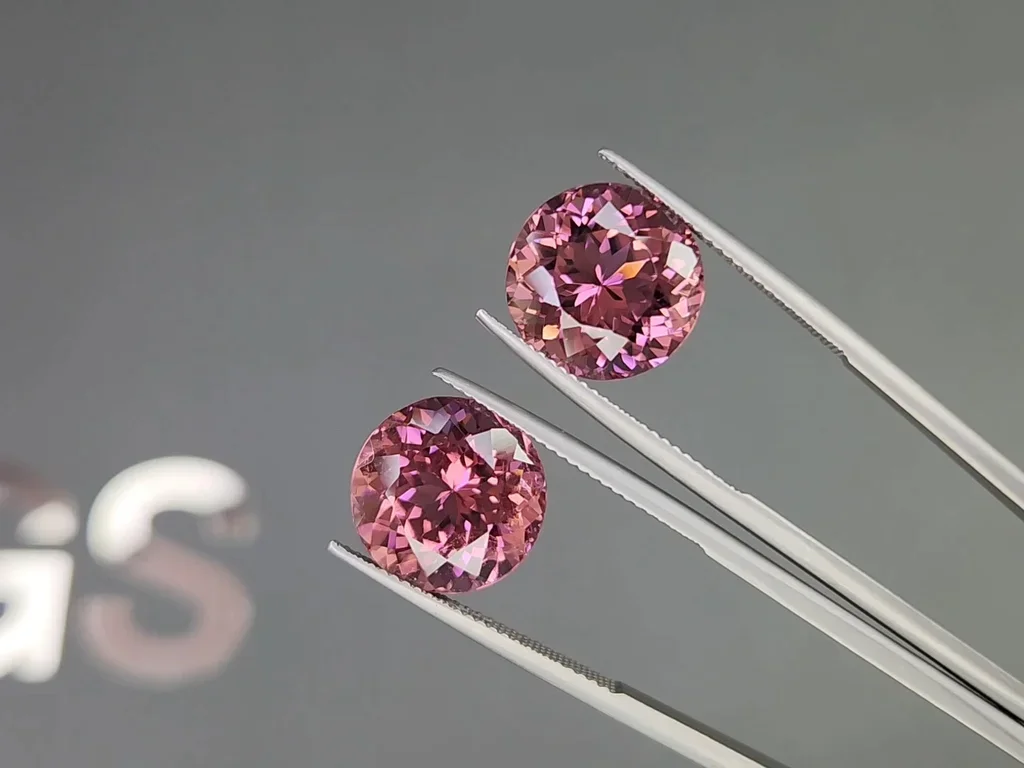 Pair of pink tourmalines in round cut 17.77 carats Image №3