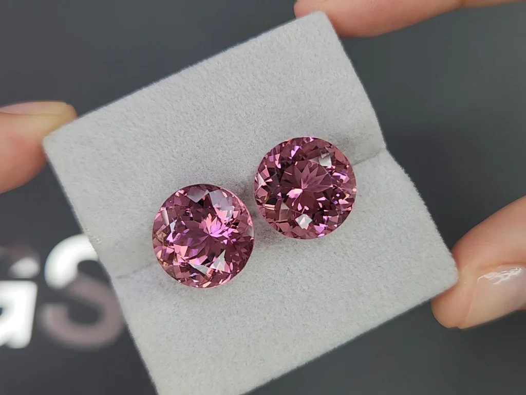 Pair of pink tourmalines in round cut 17.77 carats Image №4