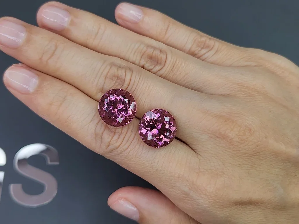 Pair of pink tourmalines in round cut 17.77 carats Image №2